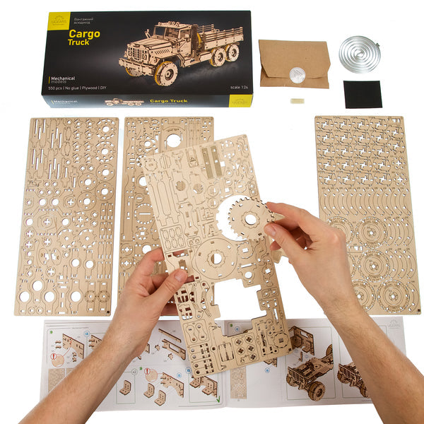UGEARS Cargo Truck