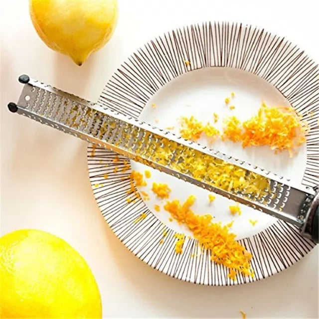 Stainless Steel Cheese Grater Lemon Citrus Zester Sharp Blade Ginger Grating Scraping Tool with Cover