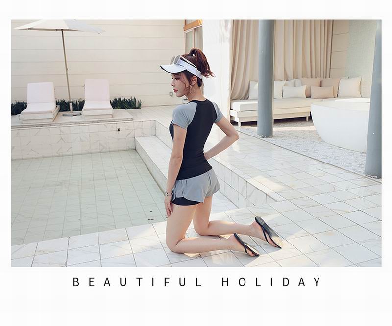 2 Pcs/Set Women Swimming Suit Attire Swim Wear Ladies Two Piece Swimwear Swimsuit Short Sleeve Top Shirt + Bottom Pants